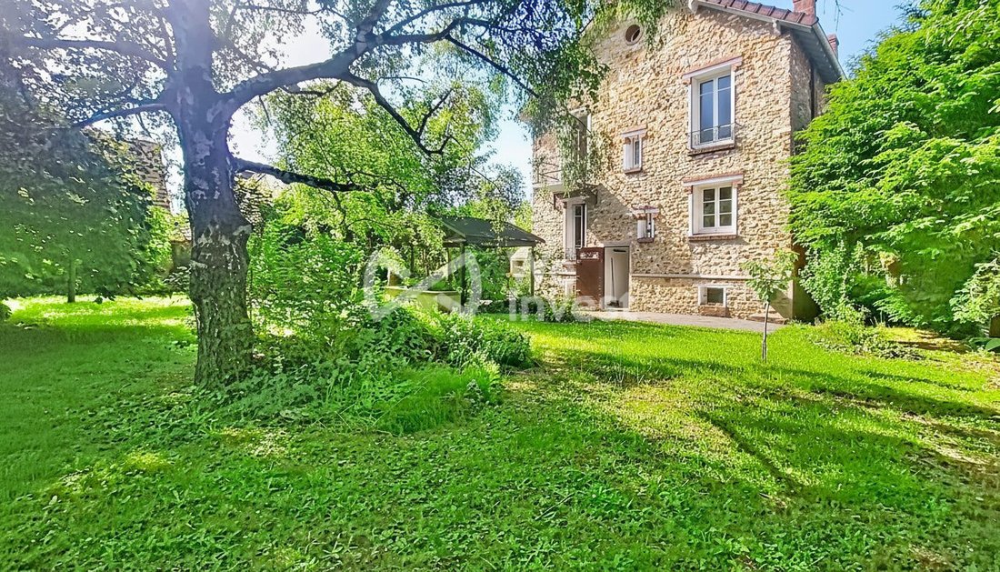 House in Beauchamp, Ile-de-France, France 2 - 18385970