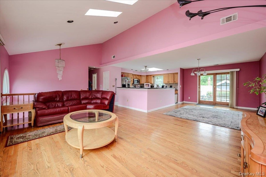 House in Hicksville, New York, United States 4 - 18386428