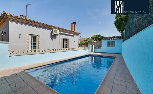 House in Sant Miquel de Fluvia, Catalonia, Spain 1
