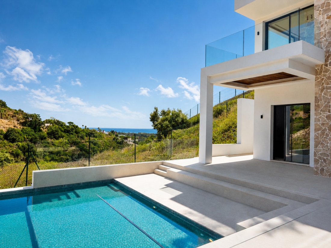 Villa in Elviria-Cabopino, Marbella, Spain 3 - 18386100