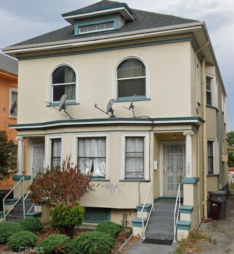 Oakland, California, United States 1 - 18204713