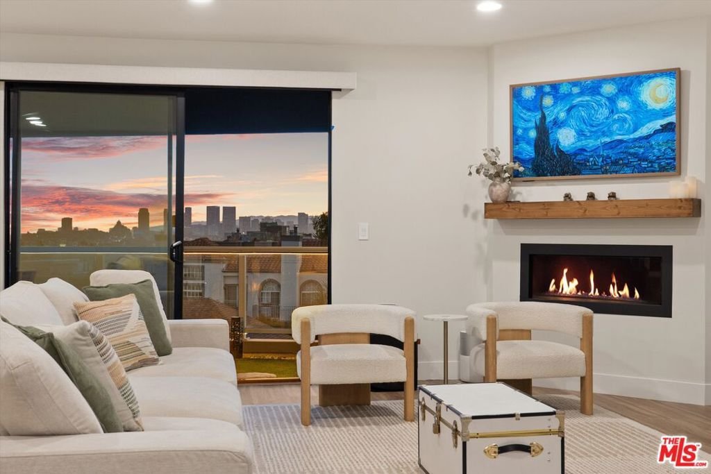Condo in Los Angeles, California, United States 3 - 18386180