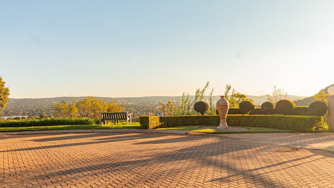 House in Faerie Glen, Gauteng, South Africa 2 - 18386566