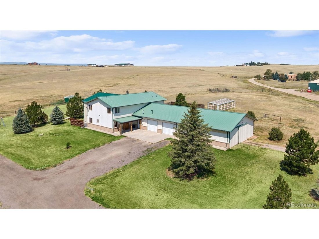 Franktown, Colorado, United States 1 - 18386597