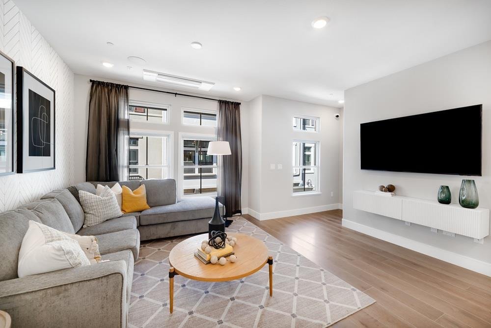 Condo in Mountain View, California, United States 3 - 18386360