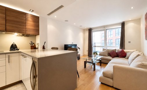 Apartment in Chelsea Harbour, England 1