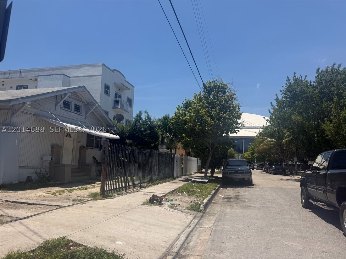 House in Miami, Florida, United States 4 - 17875839