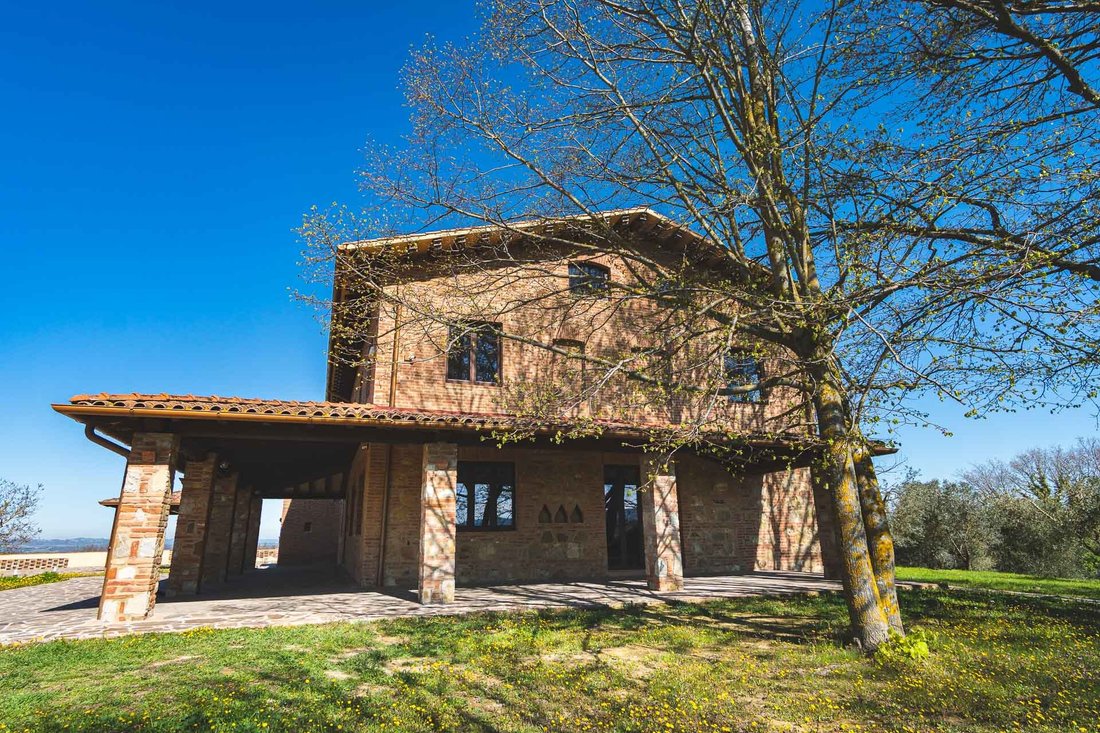 Country House in Castiglione del Lago, Umbria, Italy 4 - 18386958