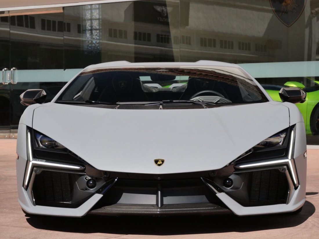 Coupe in Beverly Hills, CA, United States 3 - 18387687