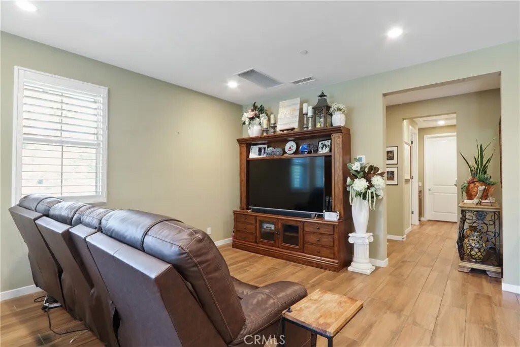 Townhouse in Los Alamitos, California, United States 5 - 17765679
