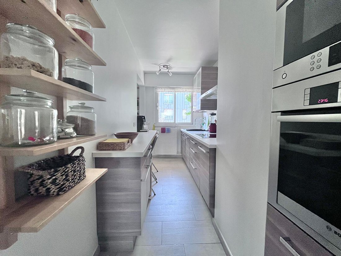 Apartment in Fontenay-sous-Bois, Ile-de-France, France 1 - 18125671