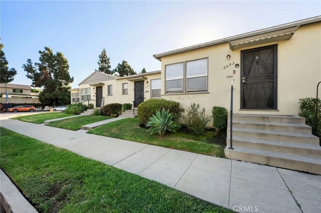 Los Angeles, California, United States 1 - 18386743