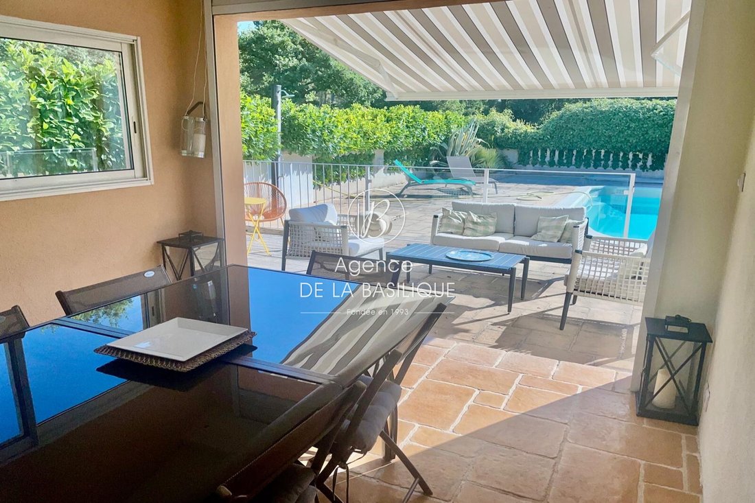 Villa in Nans-les-Pins, Provence-Alpes-Côte d'Azur, France 2 - 17985277