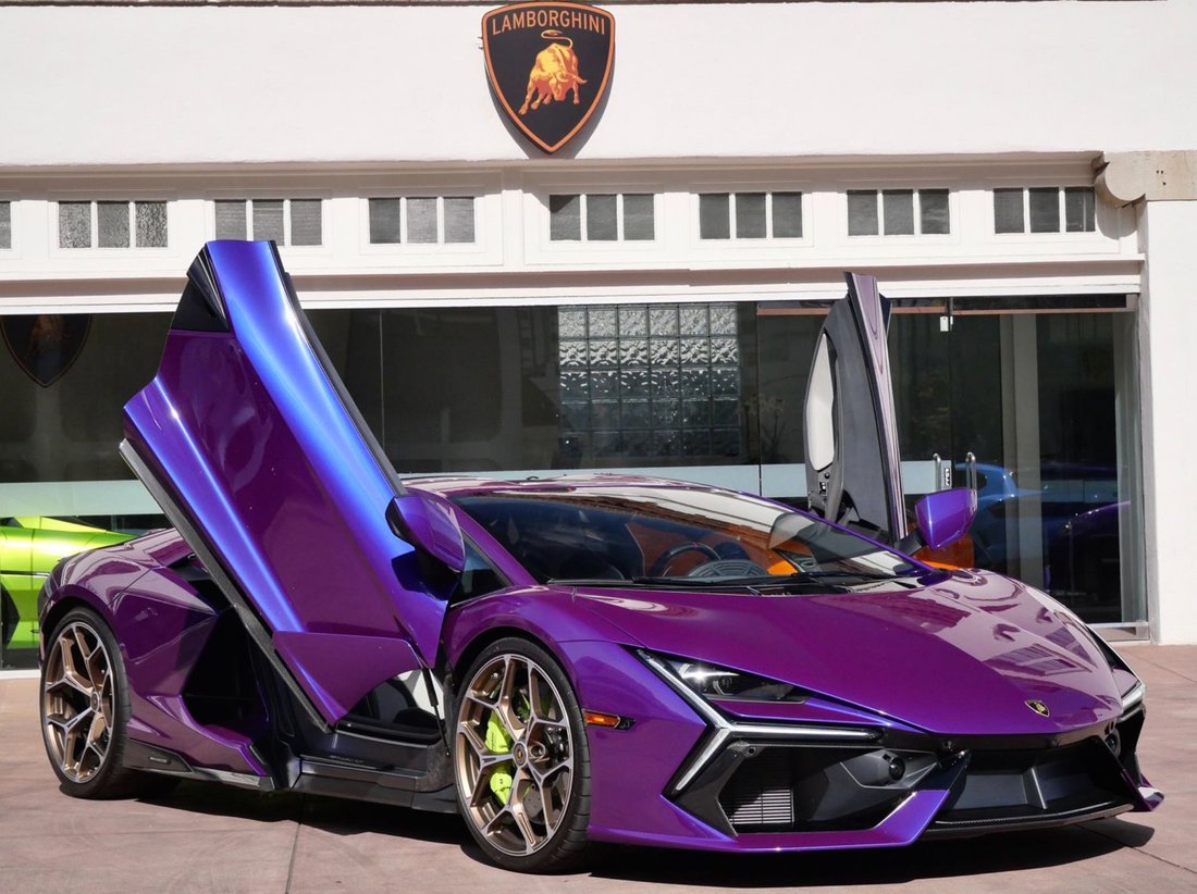 Coupe in Beverly Hills, CA, United States 4 - 18387699