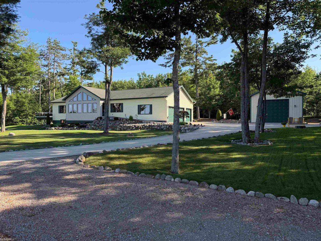 House in Millersburg, Michigan, United States 1 - 18379323