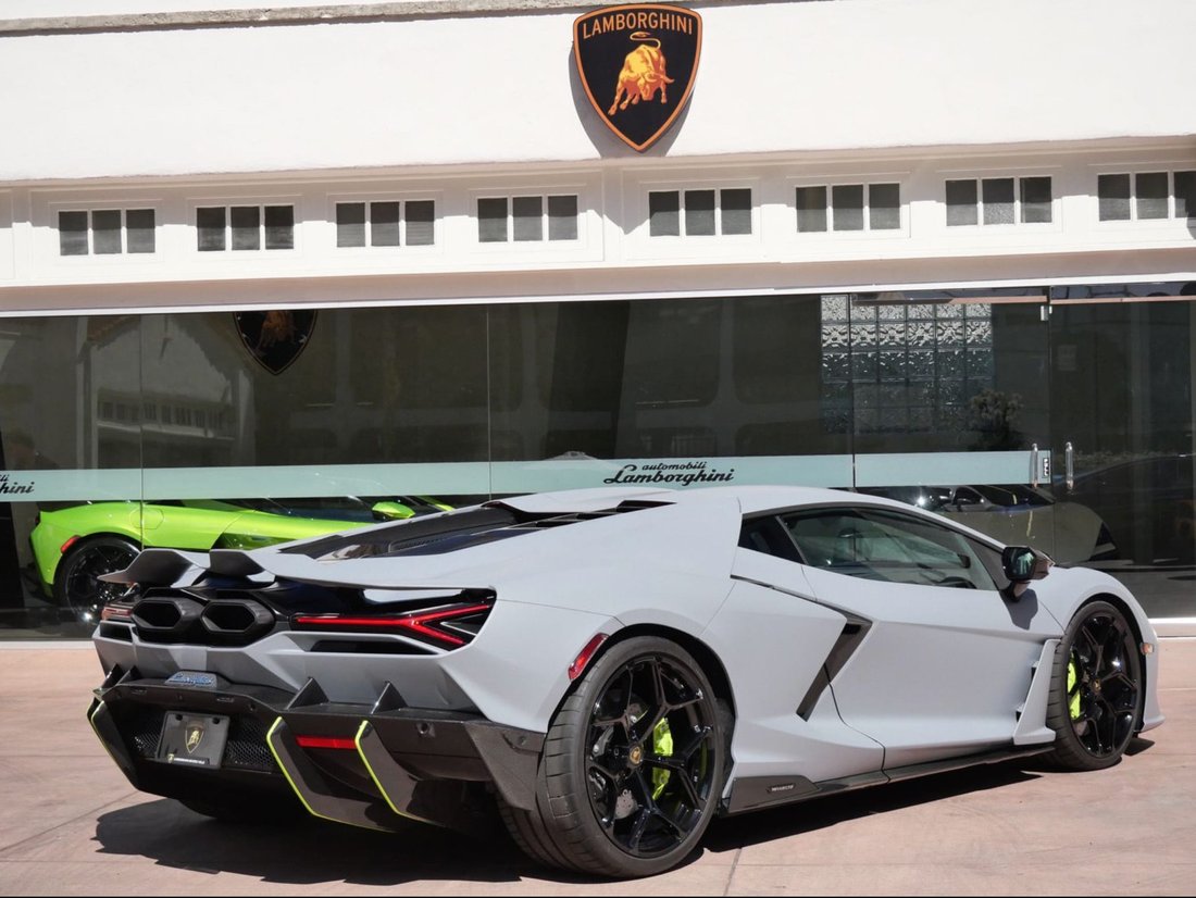 Coupe in Beverly Hills, CA, United States 5 - 18387687