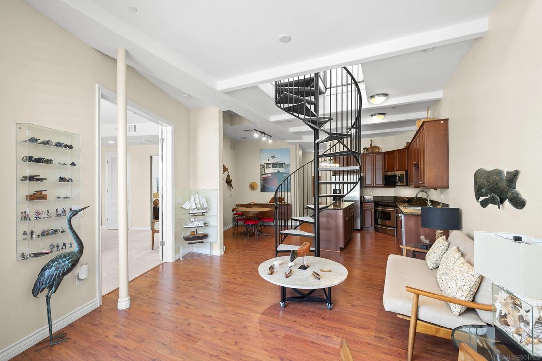 Condo in San Diego, California, United States 5 - 18386748