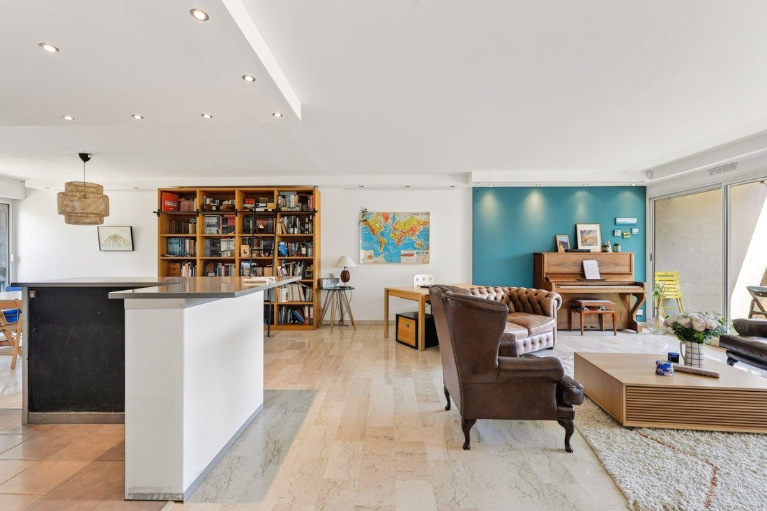 Apartment in Bonneveine, 8e Arrondissement, Marseille 3 - 18387495