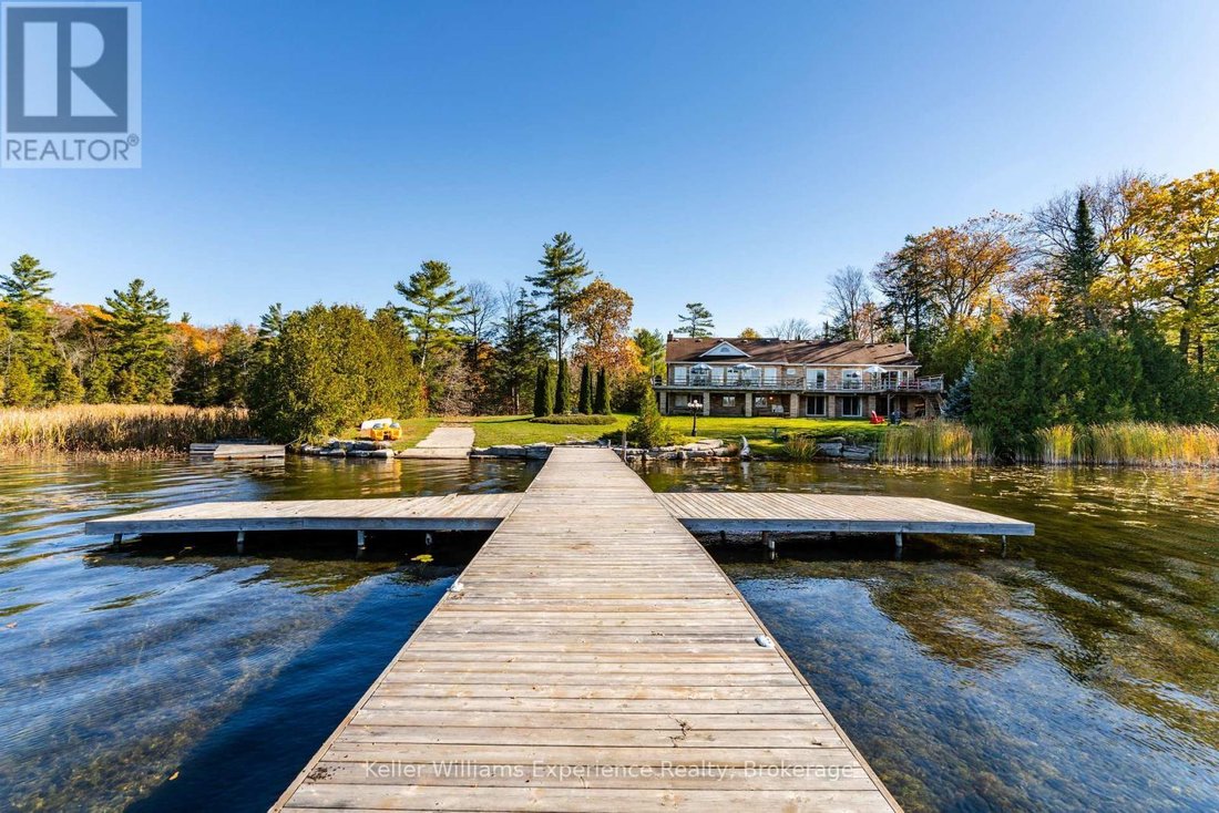 House in Georgian Bay, Ontario, Canada 2 - 18387095