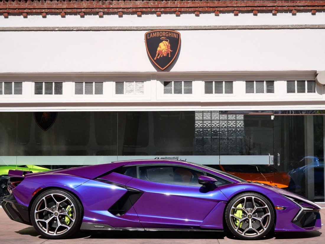 Coupe in Beverly Hills, CA, United States 5 - 18387699