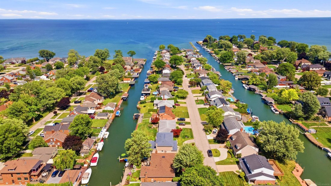 House in St. Clair Shores, Michigan, United States 3 - 18386773