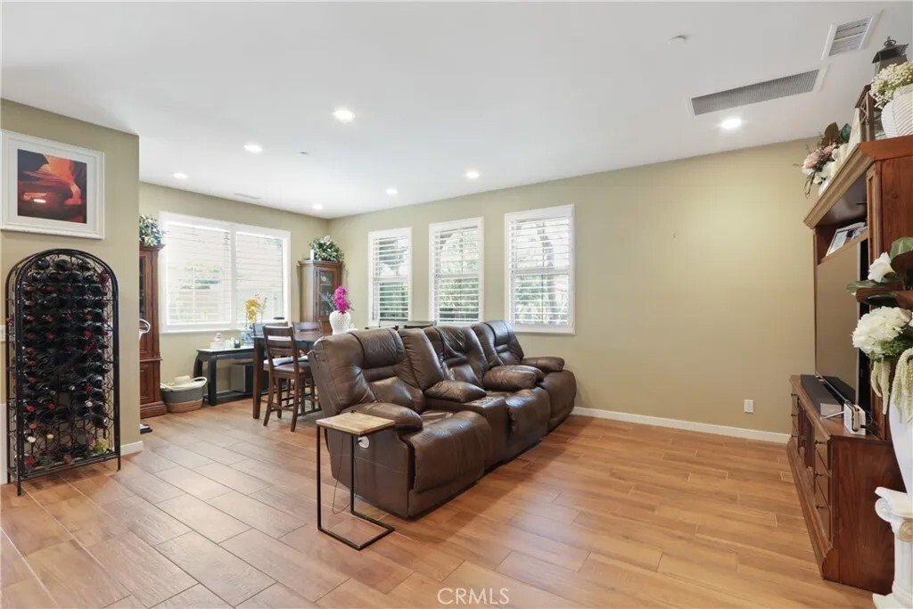 Townhouse in Los Alamitos, California, United States 4 - 17765679