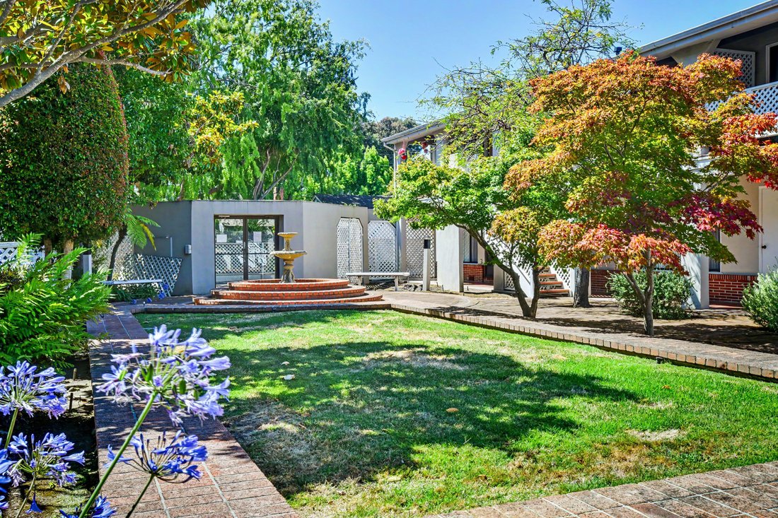 Condo in San Mateo, California, United States 4 - 18387490