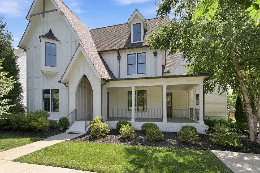 Co Op in Forest Hills, Tennessee, United States 1 - 18387260