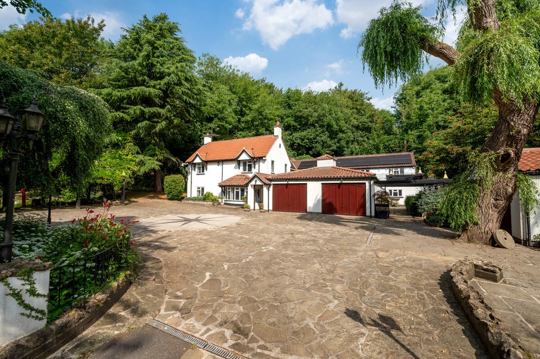 House in Mansfield Woodhouse, Mansfield, England 5 - 18387564