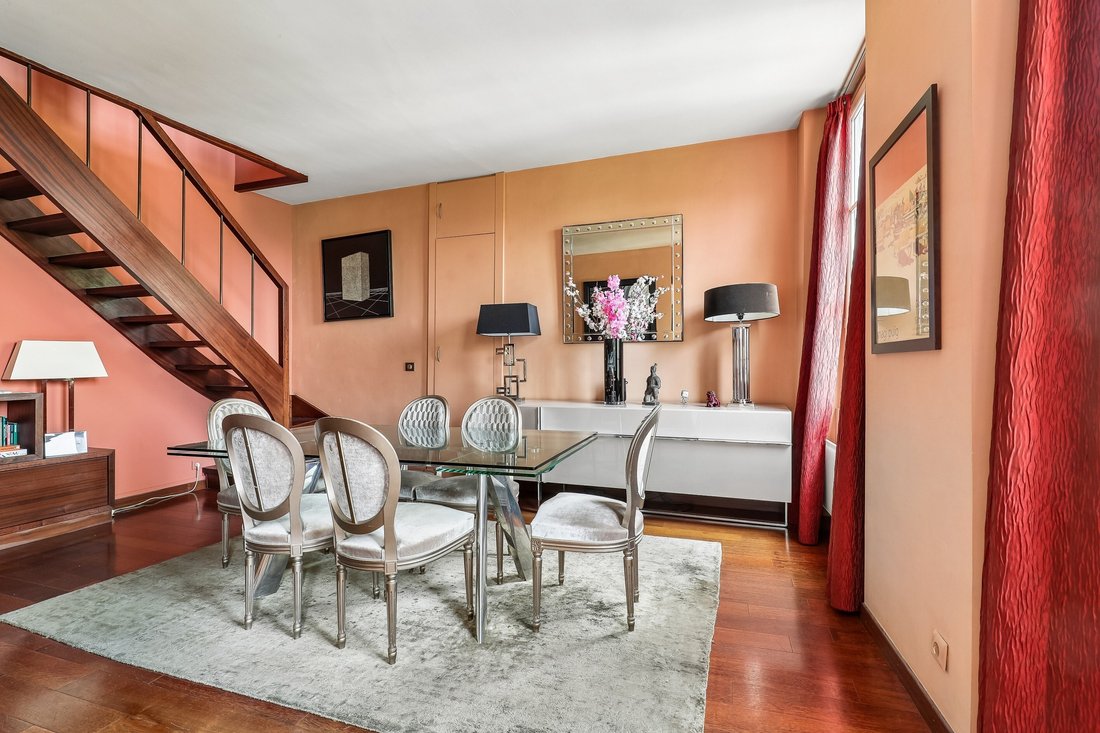 Apartment in Saint Germain l'Auxerrois, Paris 1er Arrondissement, Paris 5 - 18387479