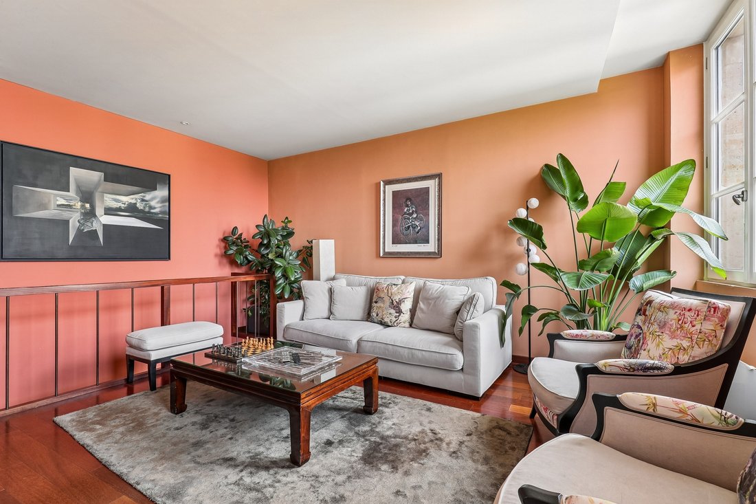 Apartment in Saint Germain l'Auxerrois, Paris 1er Arrondissement, Paris 4 - 18387479
