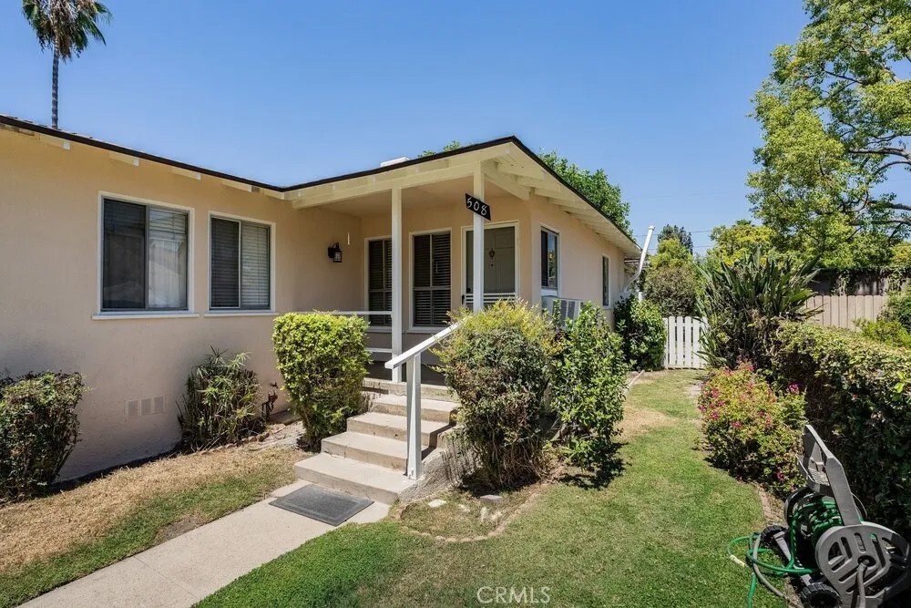 Burbank, California, United States 3 - 18386711