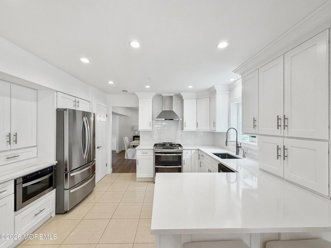 House in Old Bridge Township, New Jersey, United States 1 - 18387064