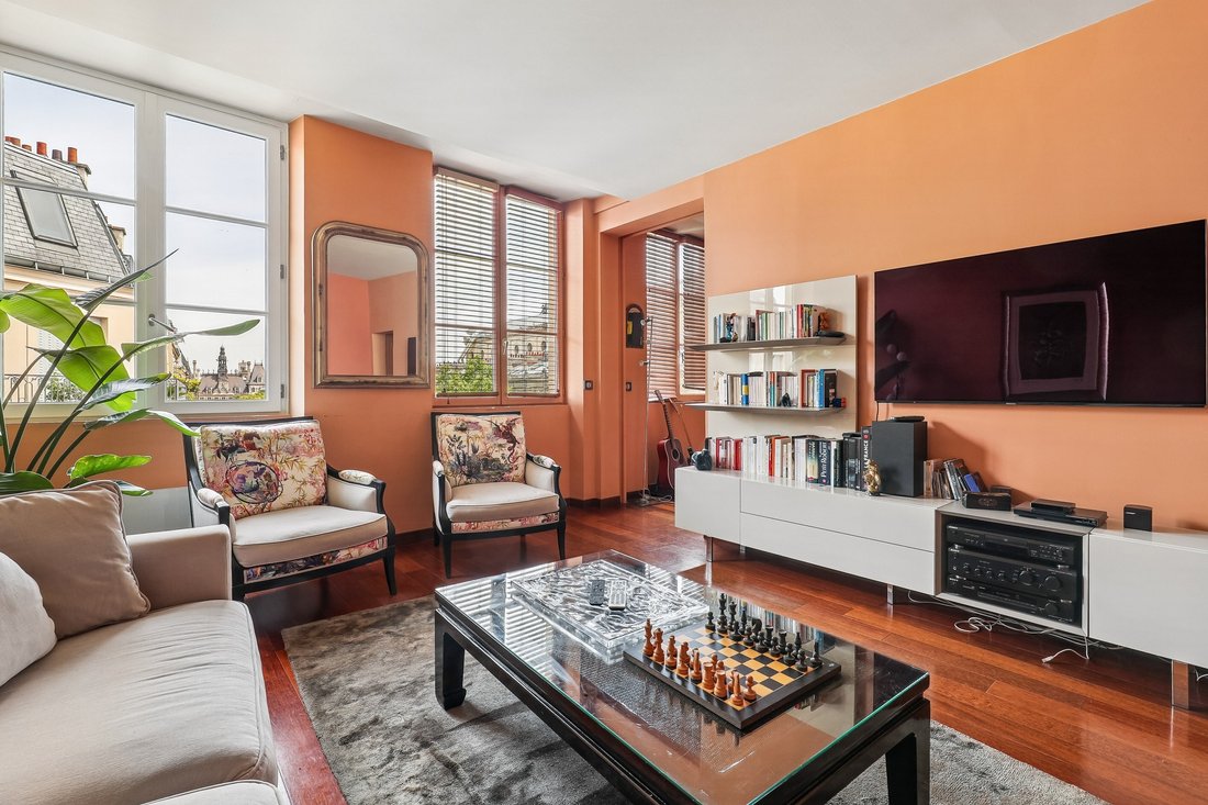 Apartment in Saint Germain l'Auxerrois, Paris 1er Arrondissement, Paris 2 - 18387479