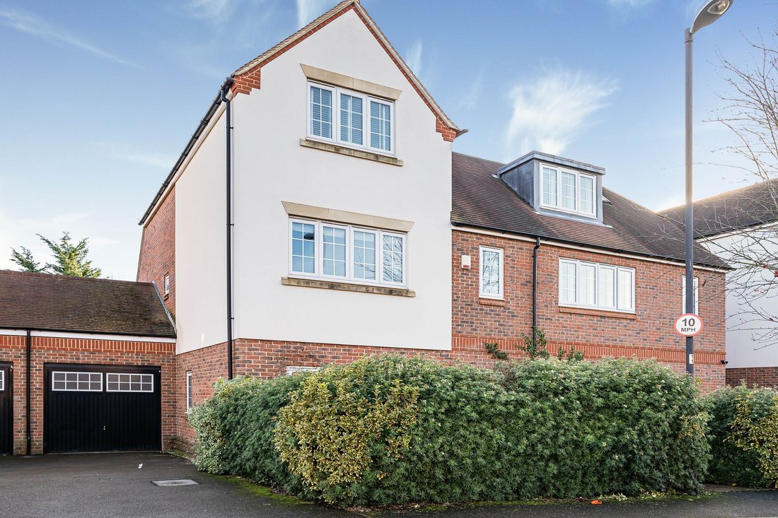 House in Abbey Camp, St Albans, England 1 - 16983194