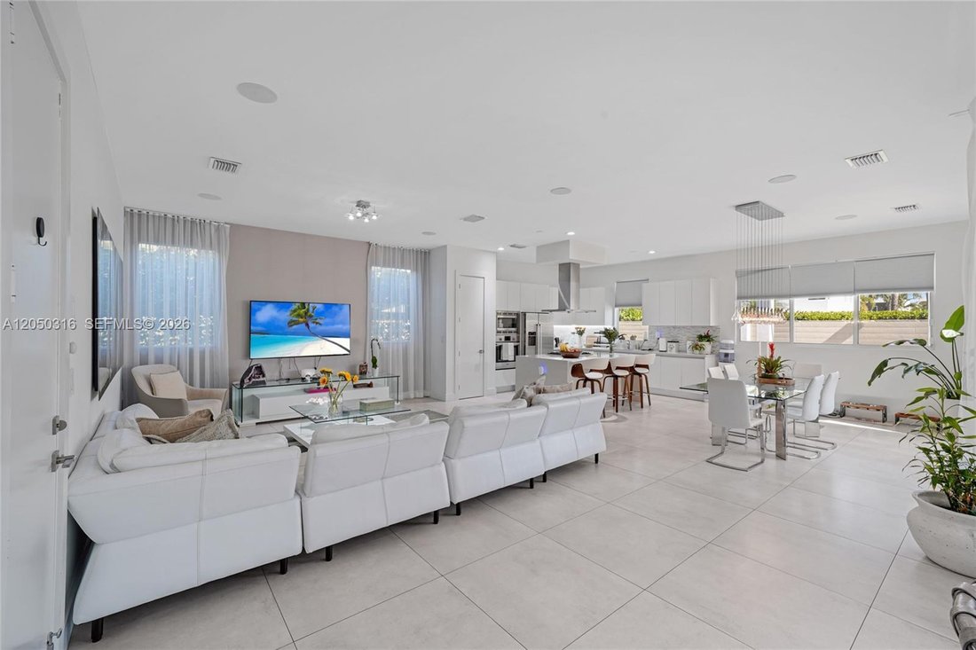 House in Doral, Florida, United States 3 - 18387848