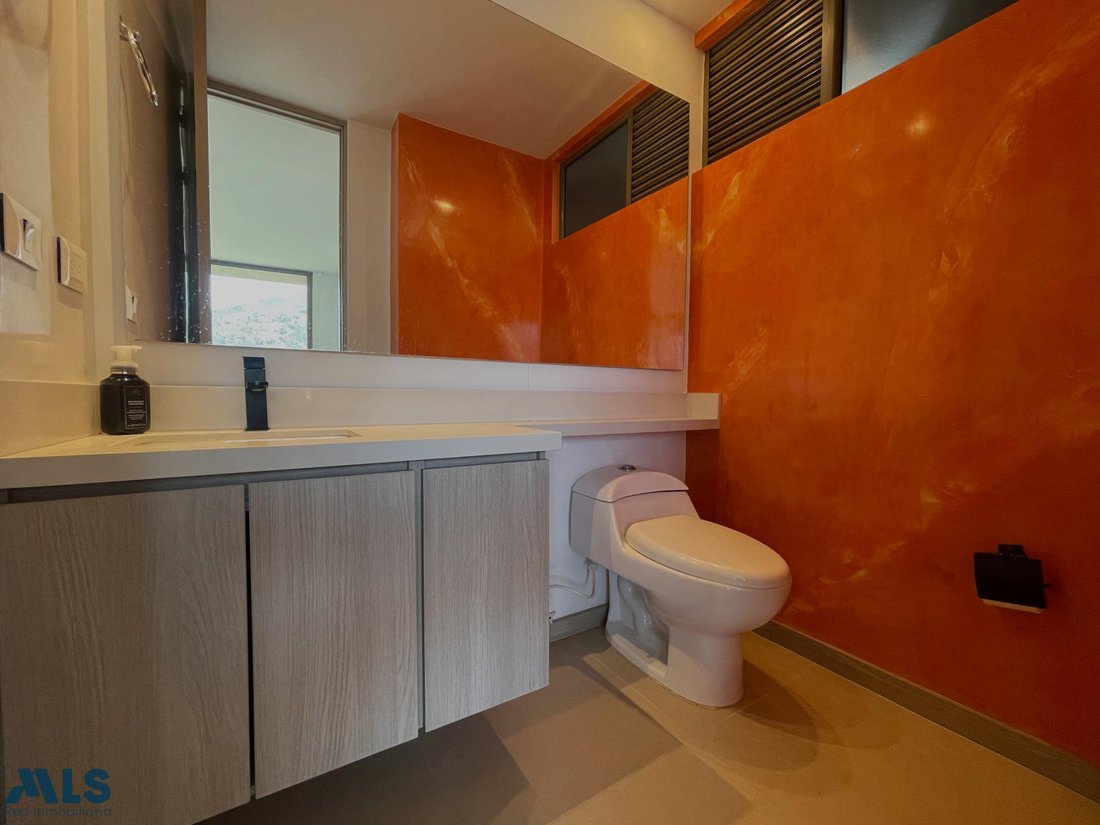Apartment in Medellín, Antioquia, Colombia 4 - 18387392