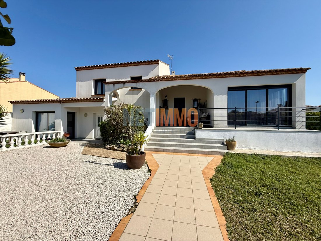 Villa in Centre Ville, Mauguio, France 1 - 17460999