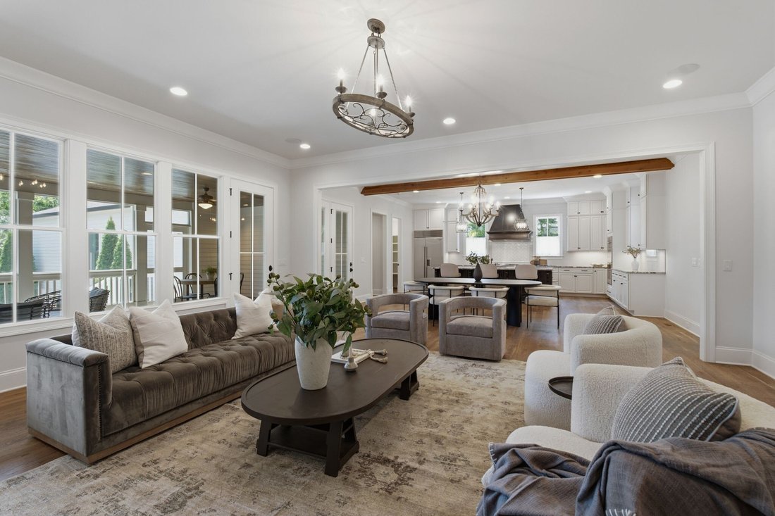 Co Op in Forest Hills, Tennessee, United States 5 - 18387260