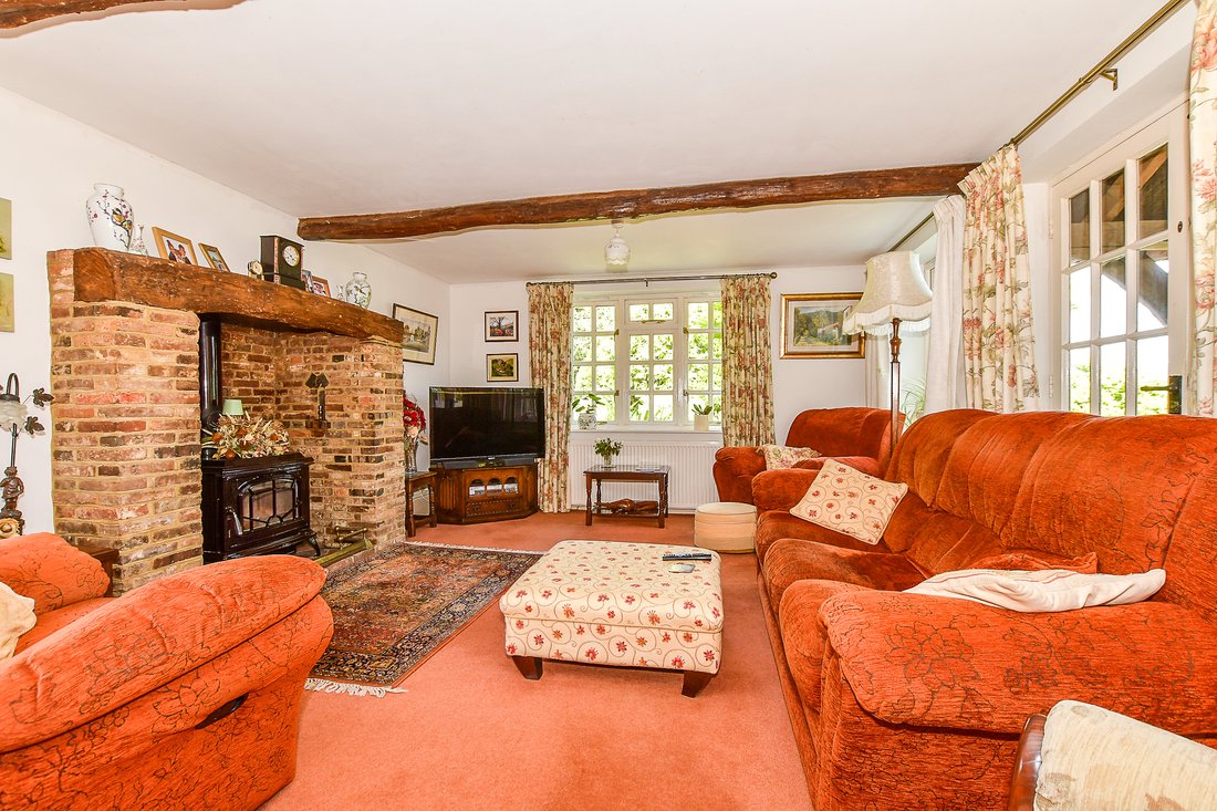 Burwash, England 5 - 18387562