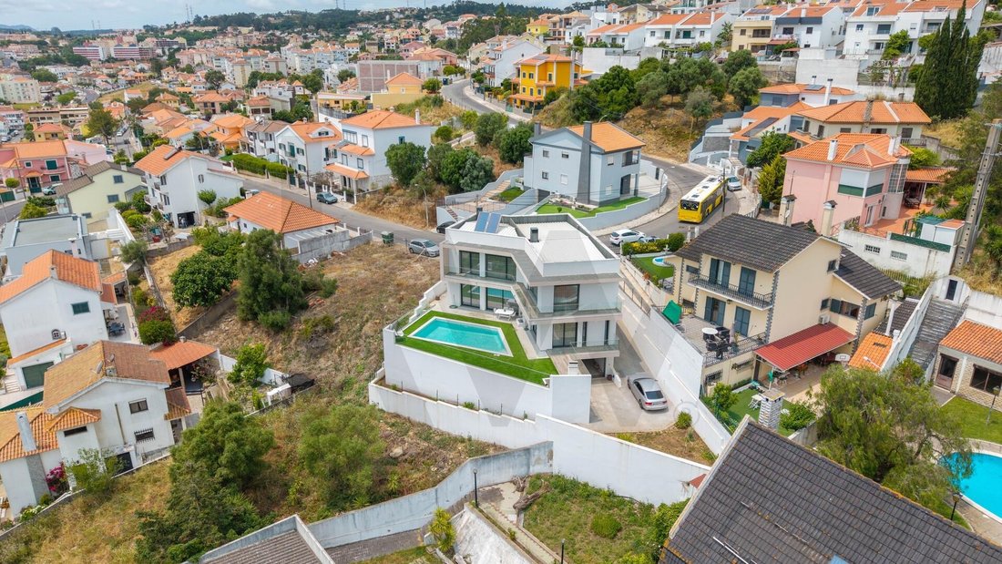 Townhouse in Ramada e Canecas, Lisbon, Portugal 5 - 18387683