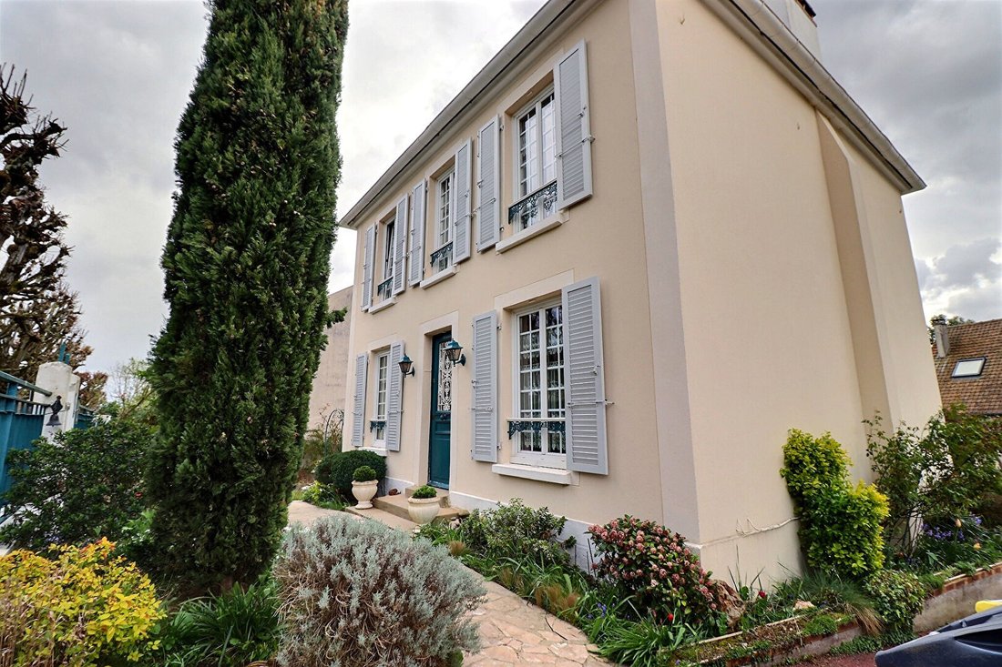 House in Mareil-Marly, Ile-de-France, France 1 - 17510744
