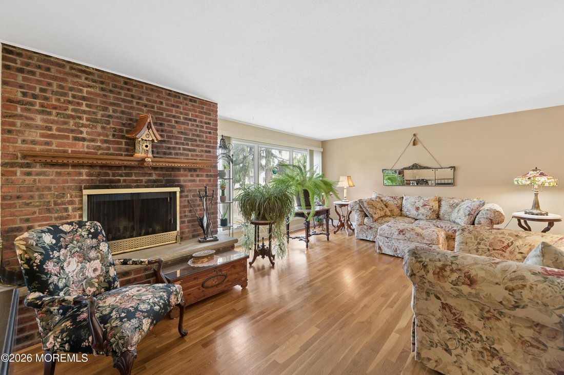 Freehold Township, New Jersey, United States 3 - 18387450