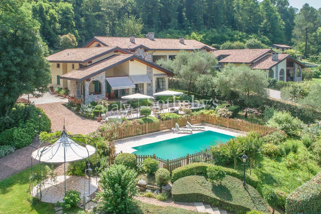 House in Besozzo, Lombardy, Italy 2 - 16414816