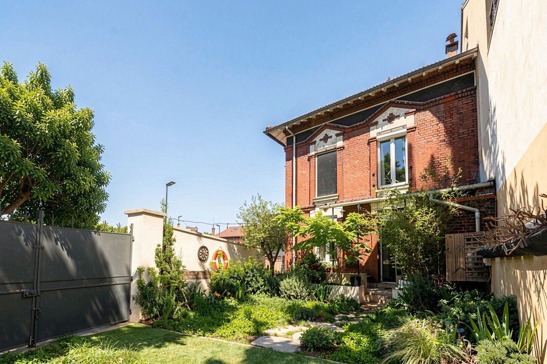 House in Plateau Ouest, Suresnes, France 1 - 17475855