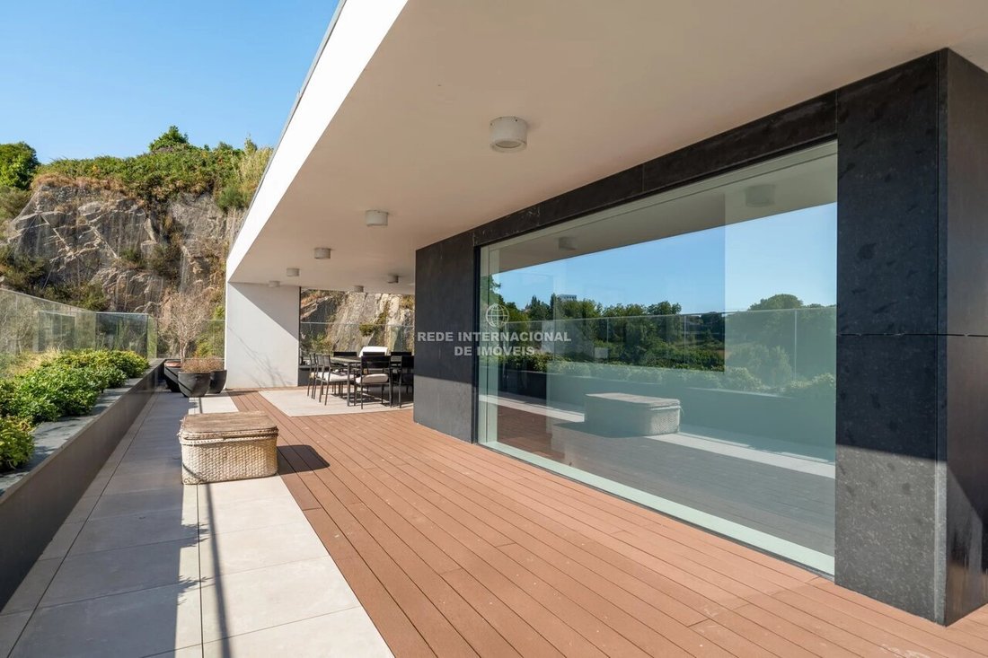 Apartment in Lordelo do Ouro e Massarelos, Porto District, Portugal 3 - 18388325