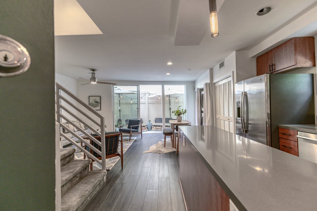 Condo in Los Angeles, California, United States 4 - 18387512