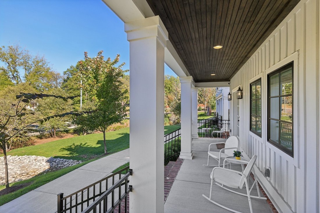 Co Op in Nashville, Tennessee, United States 1 - 18387198