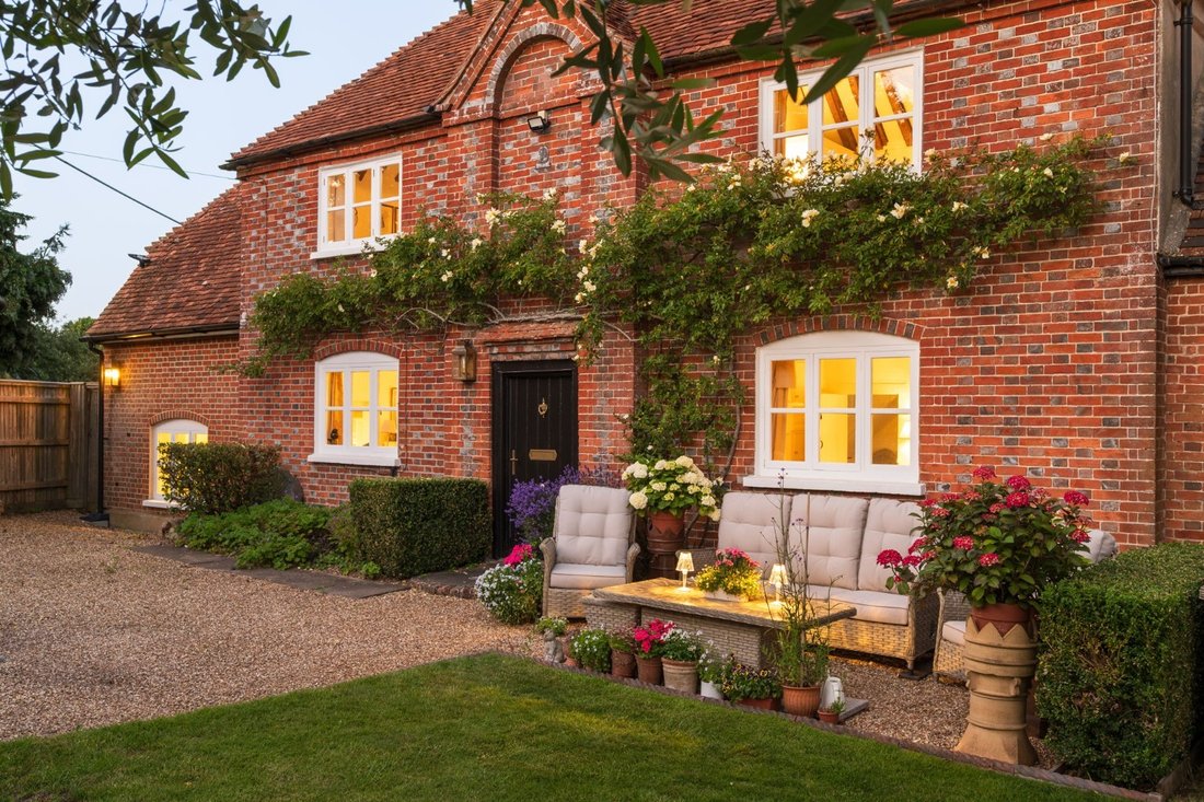 House in Leckhampstead, England 2 - 18387609