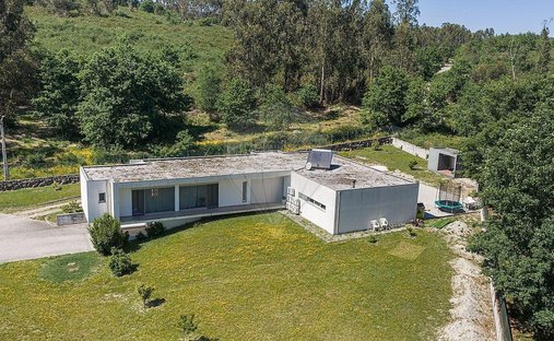 Villa in Taide, Braga, Portugal 1